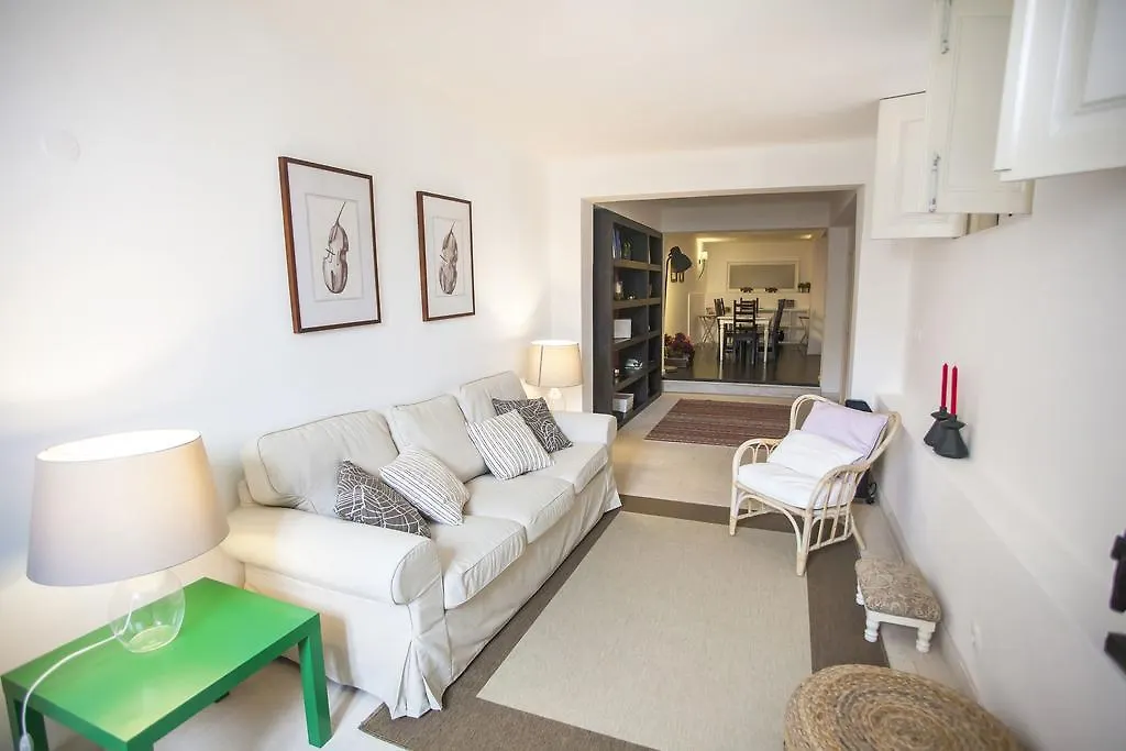 Lovelystay - Castle Hill Apartment Lisboa