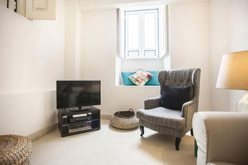 Lovelystay - Castle Hill Apartment Lisboa