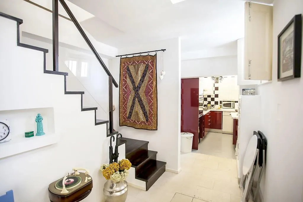 Lovelystay - Castle Hill Apartment Lisboa