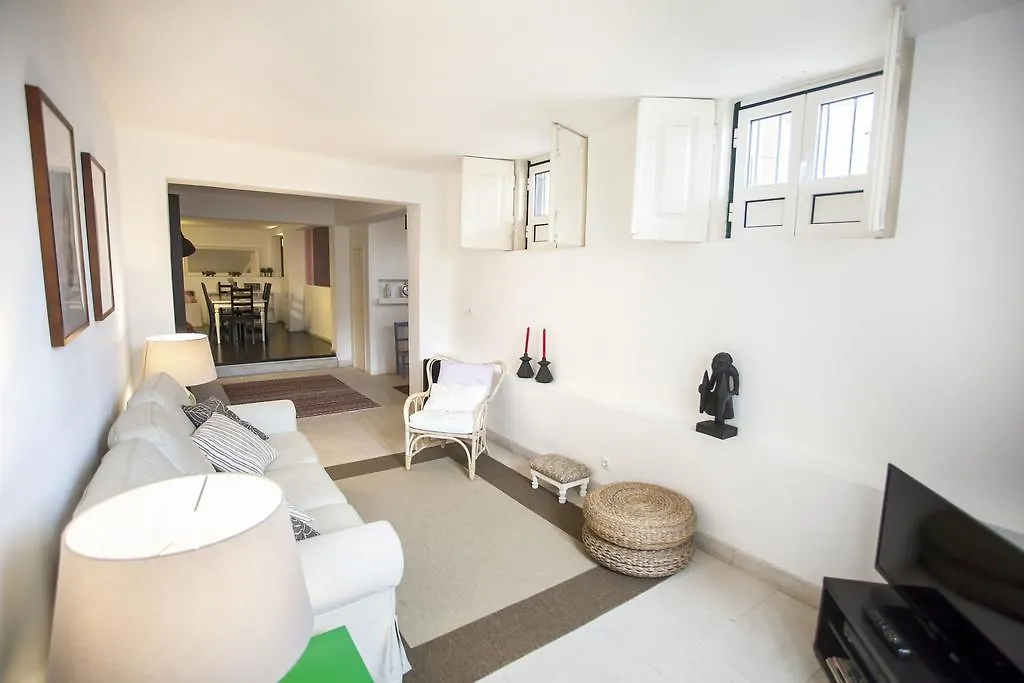 Lovelystay - Castle Hill Apartment Lisboa