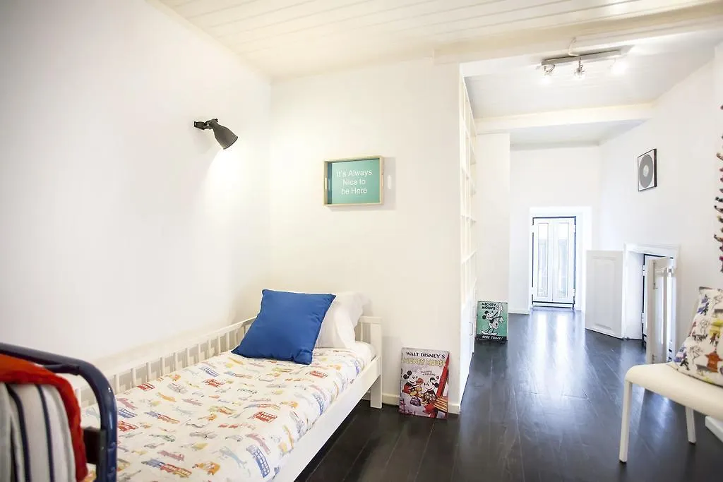 Lovelystay - Castle Hill Apartment Lisboa 0*,  Portugal